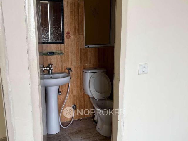 2 BHK Flat In Mahagun Mantra I For Sale In Sector 10