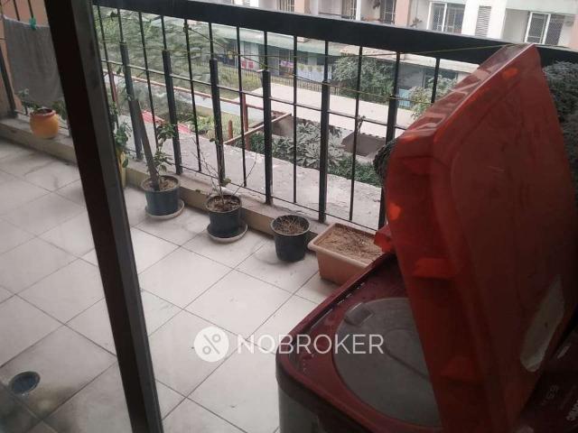 2 BHK Flat In Mahagun Mascot for Rent In Crossing Republik