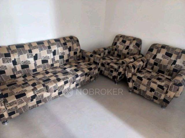 2 BHK Flat In Mahagun Mywoods Phase Ii for Rent In Gaur Cho