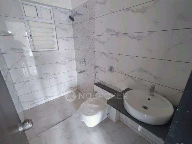 2 BHK Flat In Majestique Towers East Phase 2 for Rent In Kharadi