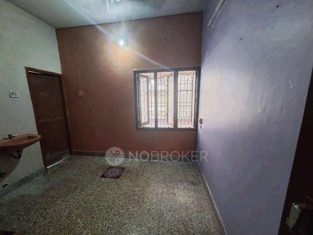 2 BHK Flat In Mathi Apartments, Raman Street, Hastinapuram f