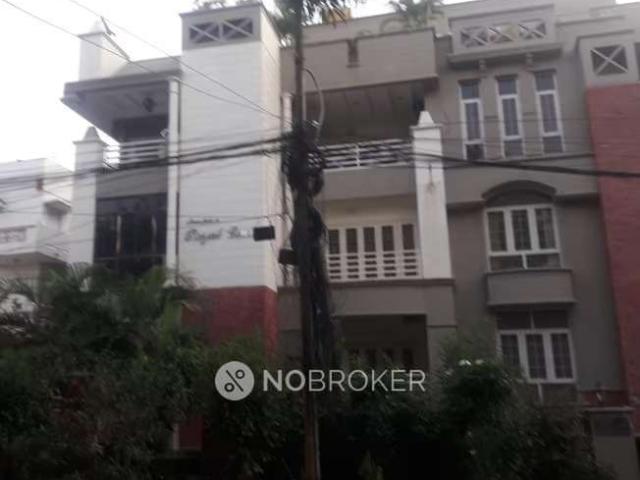 2 BHK Flat In Meenakshi Royal Court for Rent In Banjara Hills