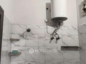 2 BHK Flat In Mohan Meakin Society, Vasundhara for Rent In