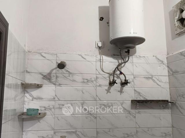 2 BHK Flat In Mohan Meakin Society, Vasundhara for Rent In Vasundhara