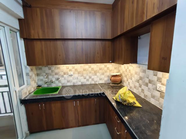 2 BHK Flat In Oasis Grandstand for Rent In 22d, Yamuna Expy