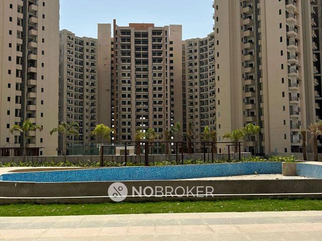 2 BHK Flat In Oasis Grandstand for Rent In Yamuna Expressway