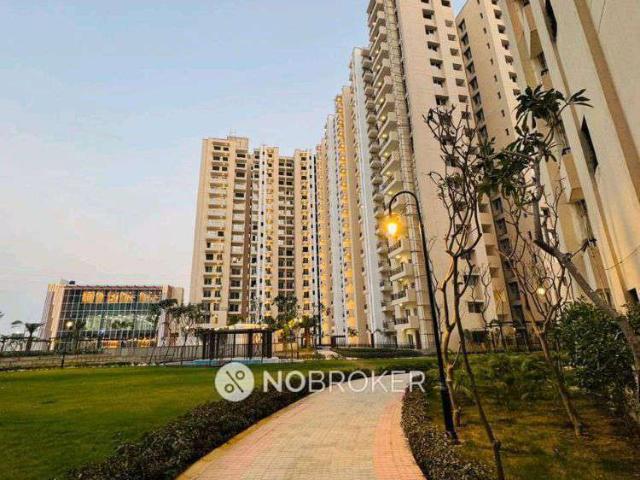 2 BHK Flat In Oasis Grandstand For Sale In Yamuna Expressway
