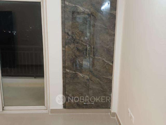 2 BHK Flat In Oasis Venetia Heights for Rent In Surajpur