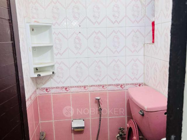 2 BHK Flat In A5b A5c 43a Janakpuri for Rent In A5b