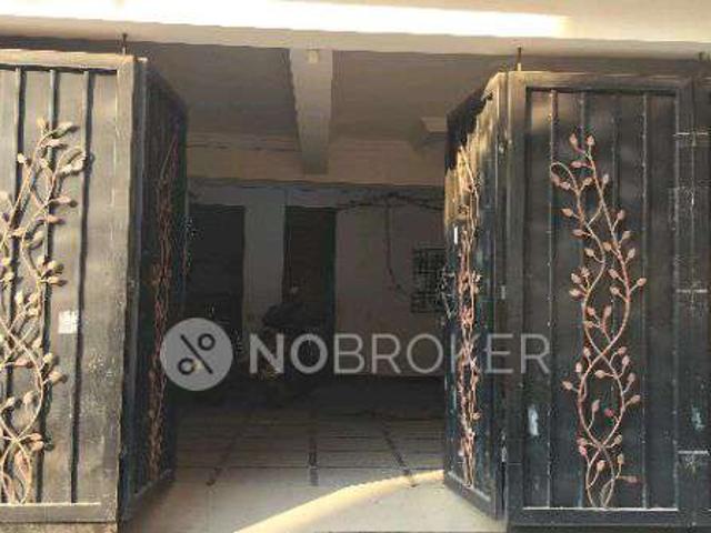 2 BHK Flat In Aa Towers for Rent In Banjara Hills Road No. 10