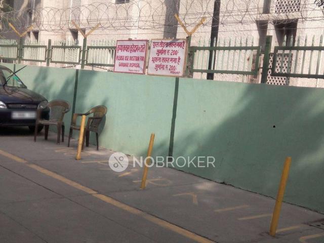 2 BHK Flat In Aashiana Apartments, for Rent In Mayur Vihar