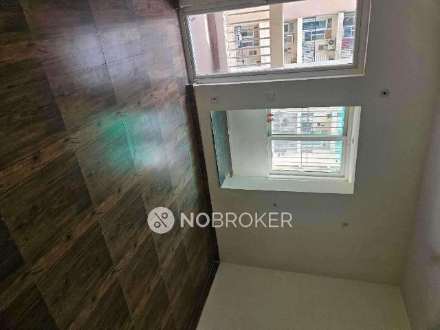 2 BHK Flat In Aarcity Regency Park For Sale In Gaur City 2
