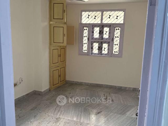 2 BHK Flat In Acharya Niketan for Rent In Mayur Vihar