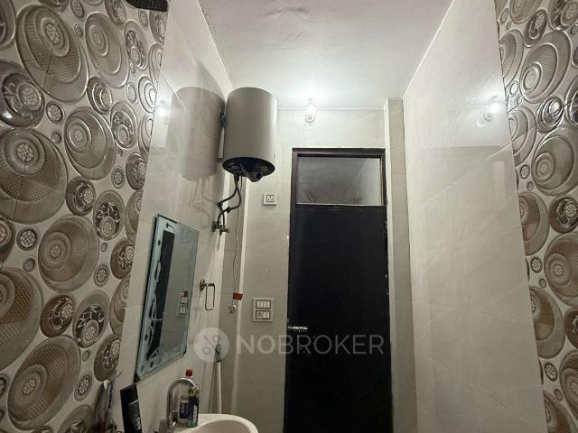 2 BHK Flat In Adarshnagar For Sale In Azadpur