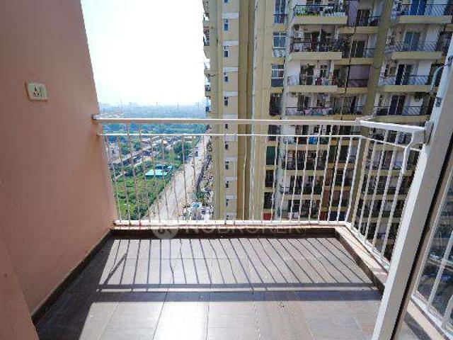2 BHK Flat In Ajnara Le Garden For Sale In Sector 16