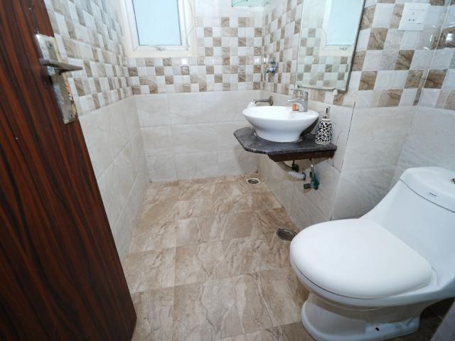 2 BHK Flat In Ajnara Le Garden For Sale In Sector 16b