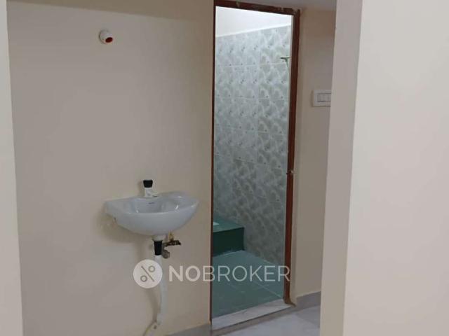 2 BHK Flat In Ak Suresh Apartment For Sale In Poonamallee