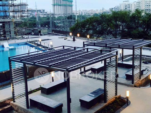 2 BHK Flat In Amanora Gold Towers, Pune for Rent In Pune