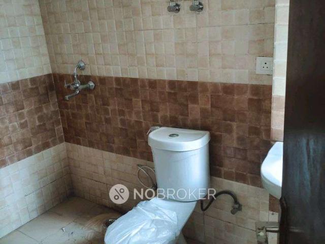 2 BHK Flat In Amrapali Centurian Park for Rent In Centurian Park Low Rise Apartments
