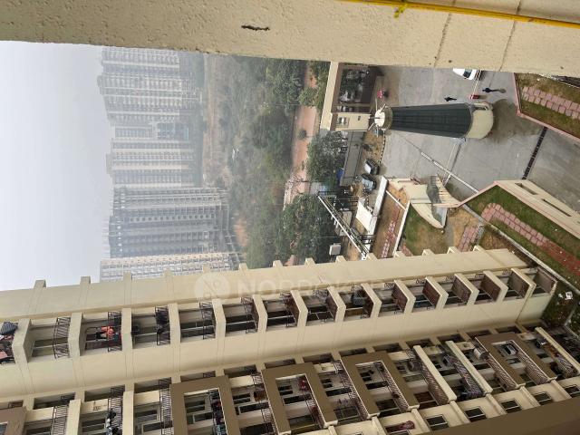 2 BHK Flat In Amrapali Courtyard for Rent In Techzone 4