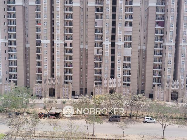 2 BHK Flat In Amrapali Golf Homes For Sale In Sector 4