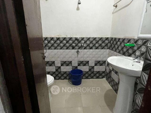2 BHK Flat In Amrapali Princely Estate for Rent In Sector 76