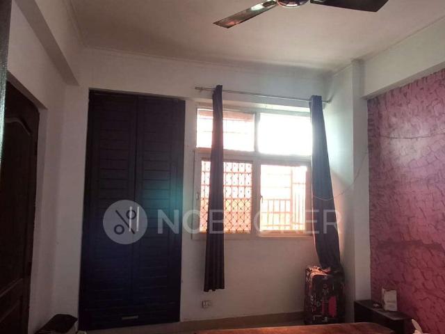2 BHK Flat In Amrapali Zodiac for Rent In Sector 120