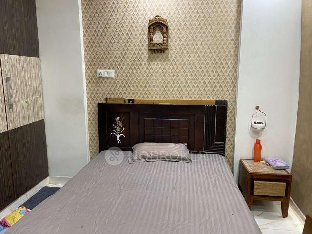 2 BHK Flat In Antriksh Greens Apartment for Rent In Kaushambi