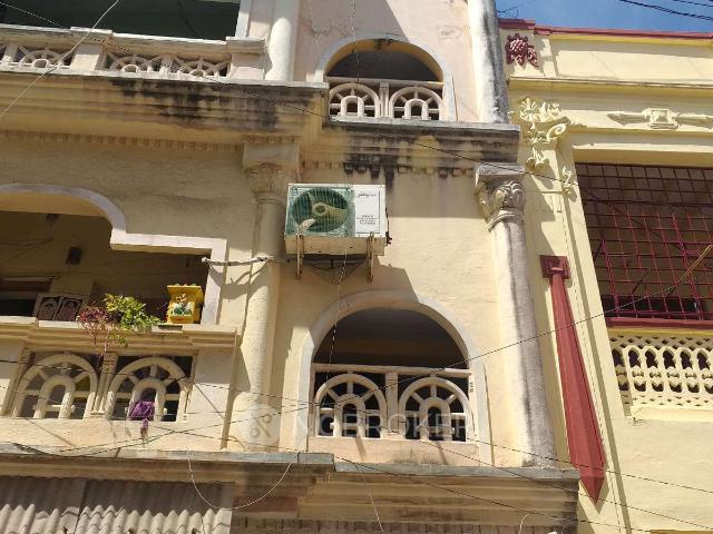 2 BHK Flat In Apartment For Sale In Triplicane