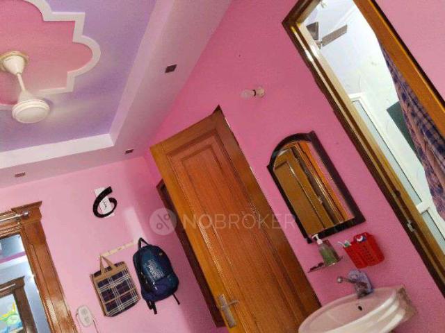 2 BHK Flat In Apartment For Sale In Seelampur