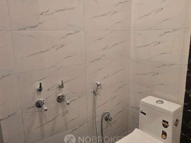 2 BHK Flat In B9, Dda Flat for Rent In Market