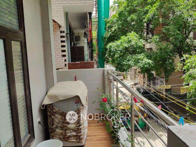 2 BHK Flat In D 35 Pandav Nagar For Sale In Pandav Nagar