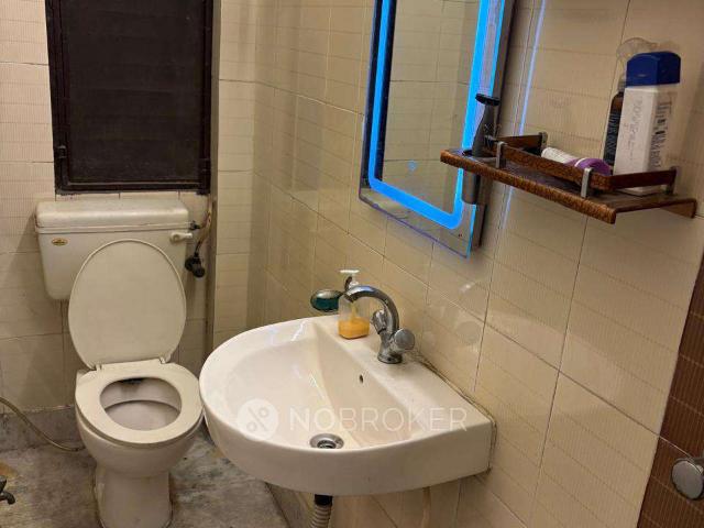 2 BHK Flat In Dda Ad Block Pitampura, for Rent In