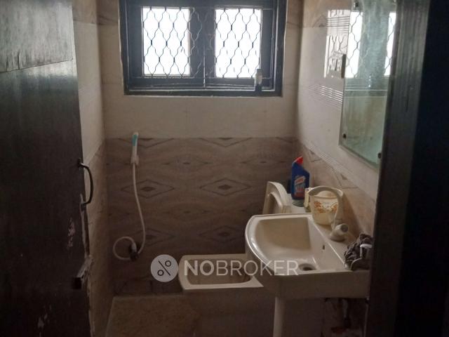 2 BHK Flat In Dev Apts for Rent In 86, Block C, Shalimar Ga