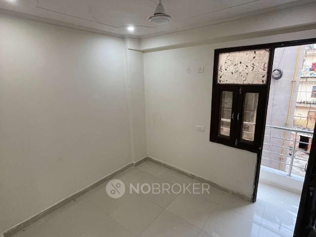 2 BHK Flat In Divine Apartment, Sector 73 for Rent In Divine Apartment