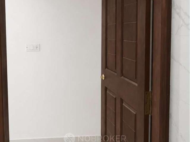 2 BHK Flat In Emerald Lakefront Serenity for Lease In Royal