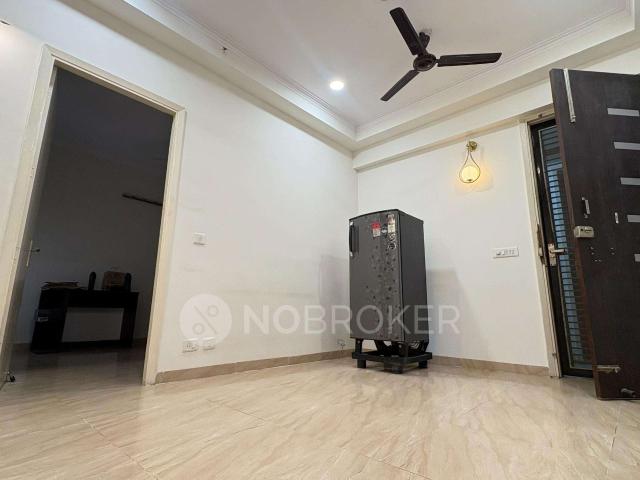 2 BHK Flat In Gaur City 4th Avenue for Rent In Noida Extension, Noida