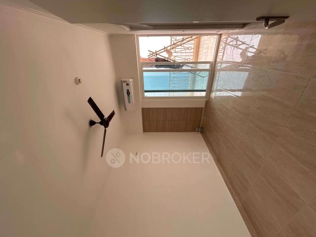 2 BHK Flat In Gaur City 7th Avenue for Rent In Sector 4, Greater Noida