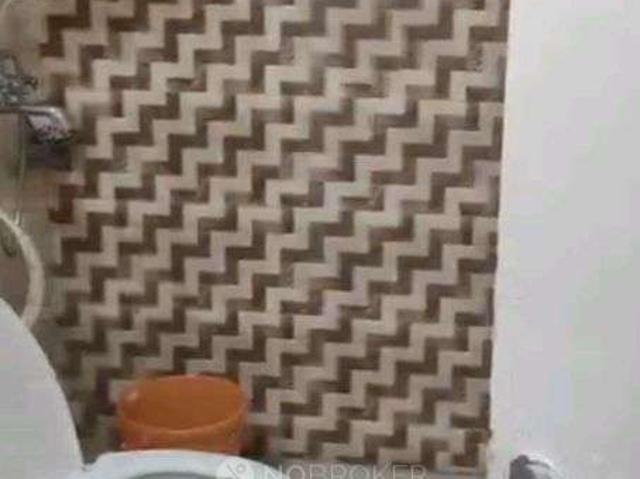 2 BHK Flat In Gaur City 7th Avenue for Rent In 7th Avenue, Gaur City