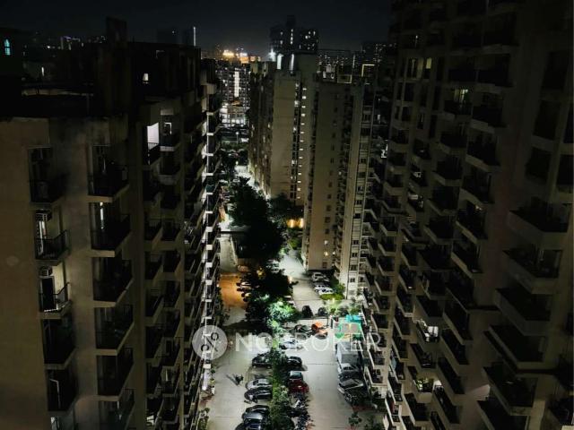 2 BHK Flat In Gaur City 2 12th Avenue for Rent In Sector 16c