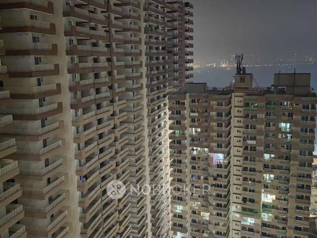 2 BHK Flat In Gaur City for Rent In Sector 4