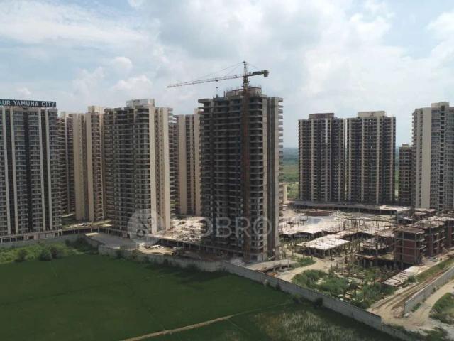2 BHK Flat In Gaur Yamuna City 16th Park View Gyc for Rent