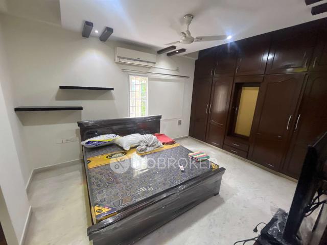 2 BHK Flat In Gayathri Plaza for Rent In Karkhana