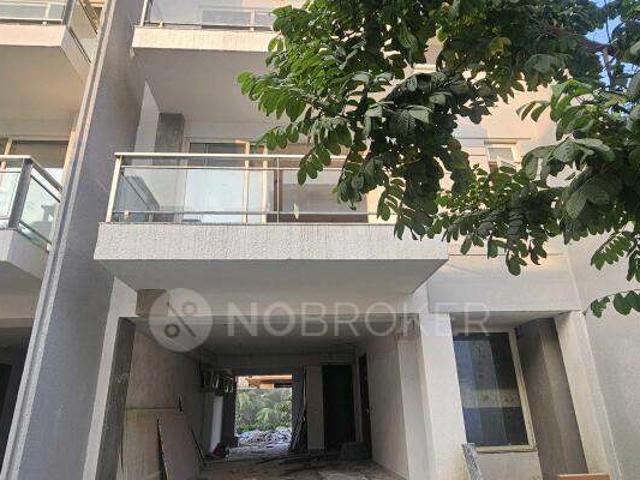2 BHK Flat In Godrej Golf Links for Rent In Sector 27
