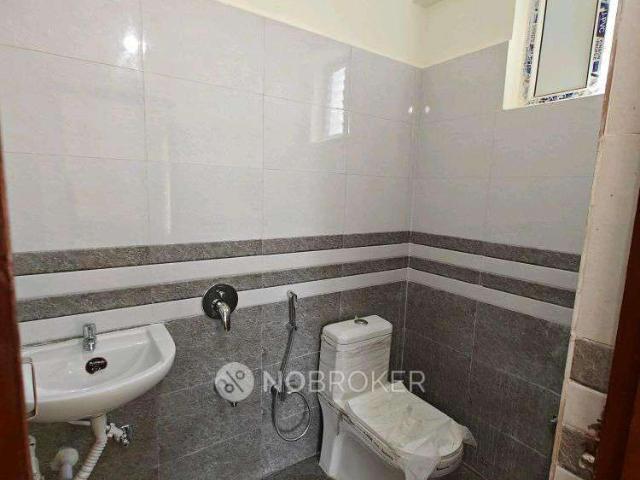 2 BHK Flat In Golden Tulip Society For Sale In Golden Tulip