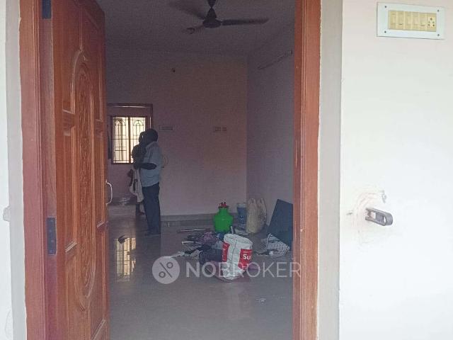 2 BHK Flat In Golden Dews Appartment Godhavari Nagar for Ren