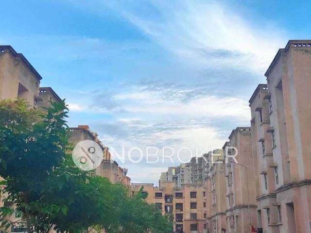 2 BHK Flat In Hig Apartments, Greater Noida for Rent In Dad