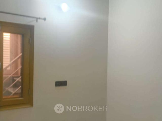 2 BHK Flat In House No. 119, Sector P3, for Rent In Phi Iii