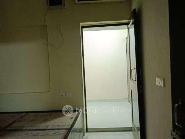 2 BHK Flat In Housing Board Colony for Rent In Sector 52