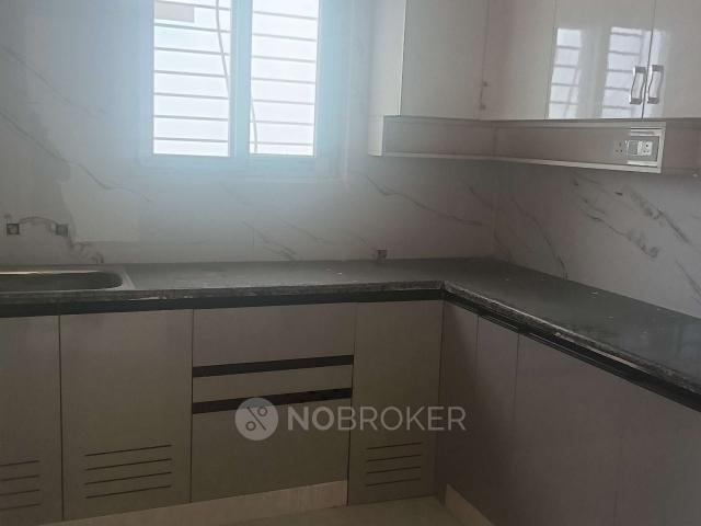 2 BHK Flat In Ishwarya Apartments, Medavakkam for Rent In Pachaiyamman Transports